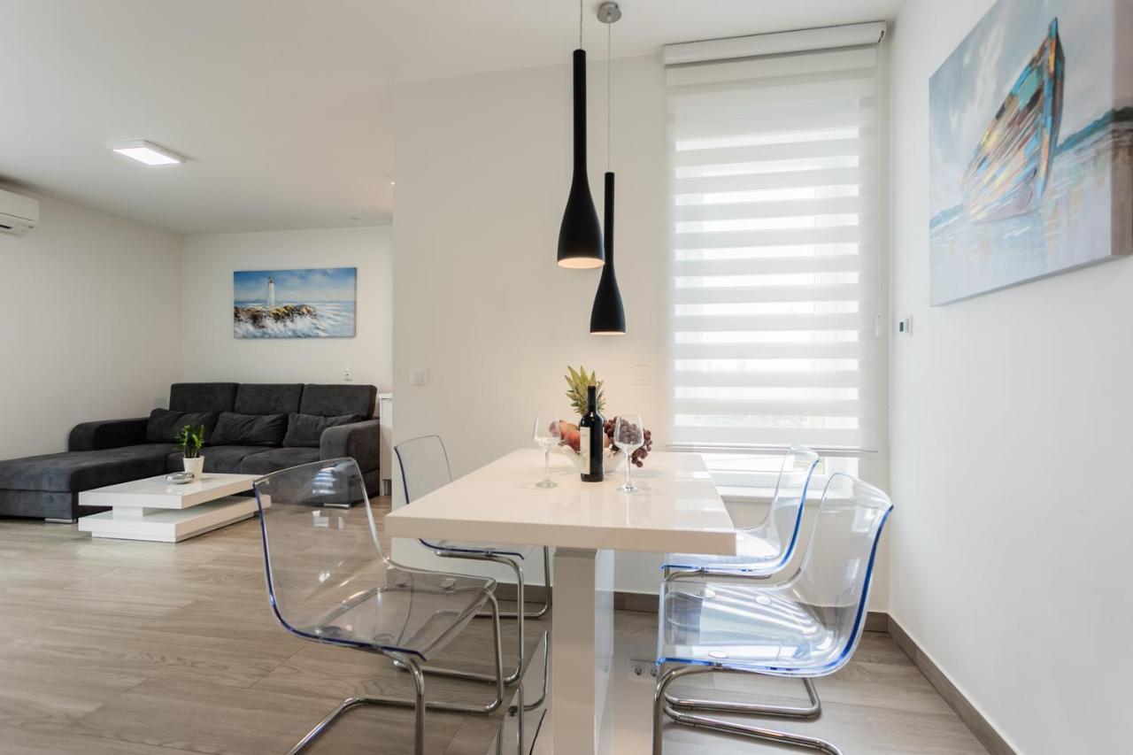 New Modern Apartment "Marjan" ポドストラナ エクステリア 写真