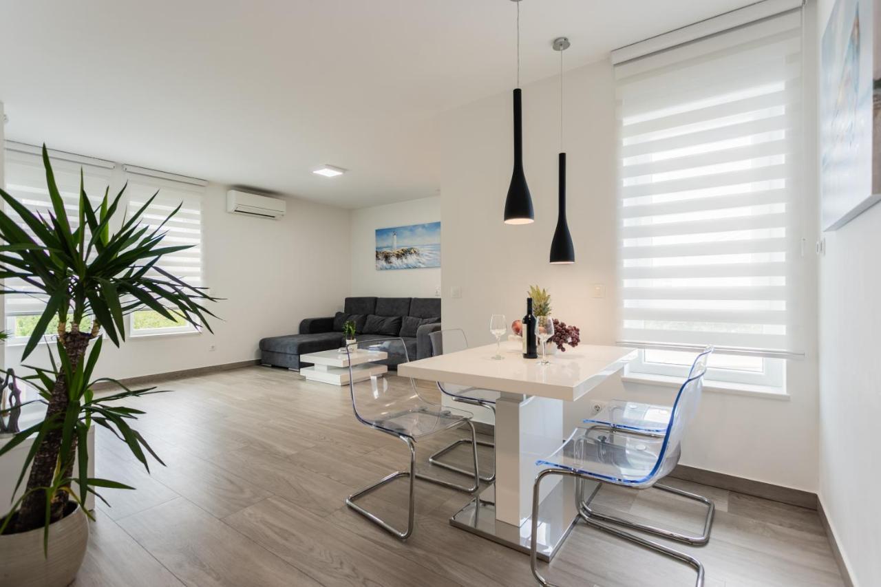 New Modern Apartment "Marjan" ポドストラナ エクステリア 写真