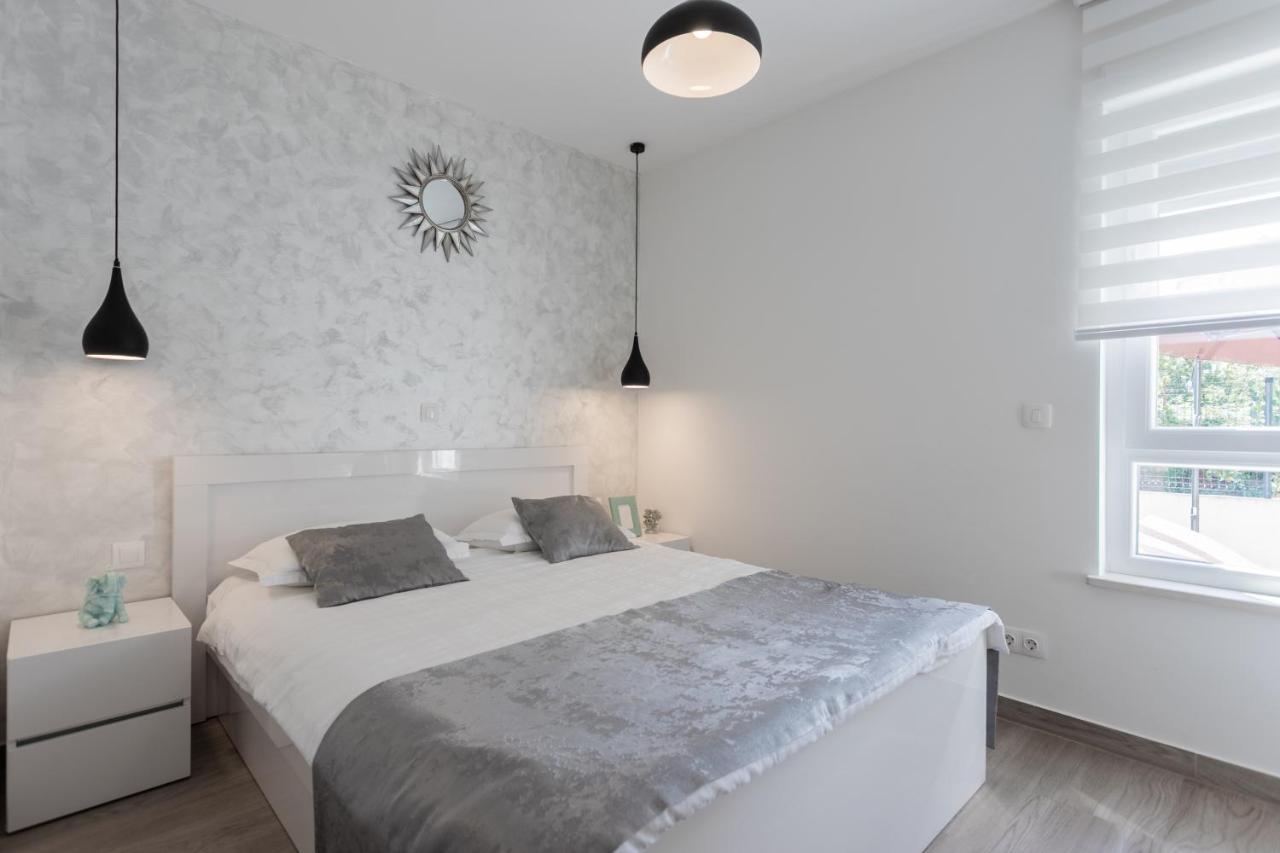 New Modern Apartment "Marjan" ポドストラナ エクステリア 写真
