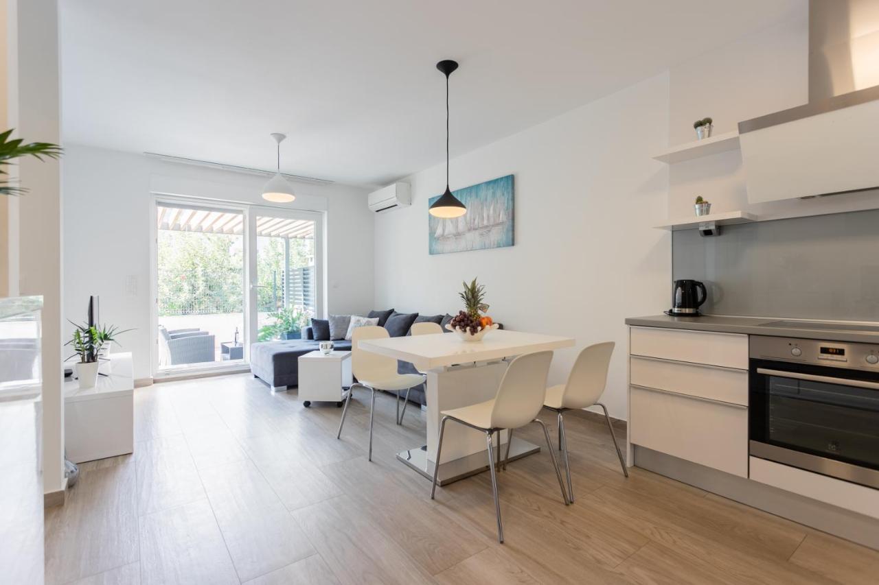 New Modern Apartment "Marjan" ポドストラナ エクステリア 写真
