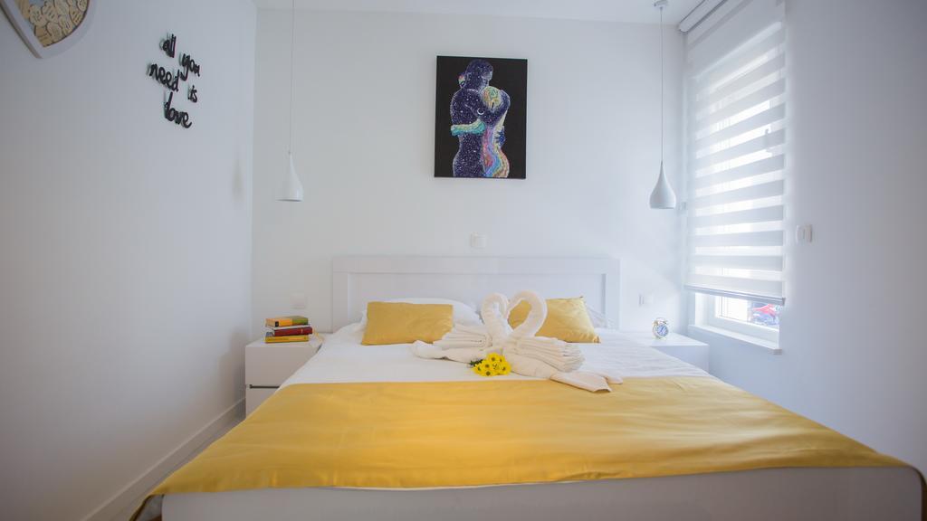 New Modern Apartment "Marjan" ポドストラナ エクステリア 写真